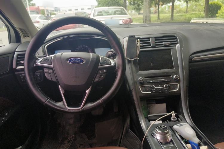 Used Ford Mondeo 2018 EcoBoost 180 Cognac Special Edition Interior 2