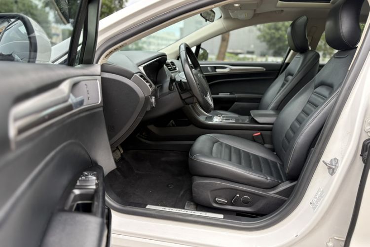 Used Ford Mondeo 2018 EcoBoost 200 Smart Control Fashion Model China VI Standard Interior 2