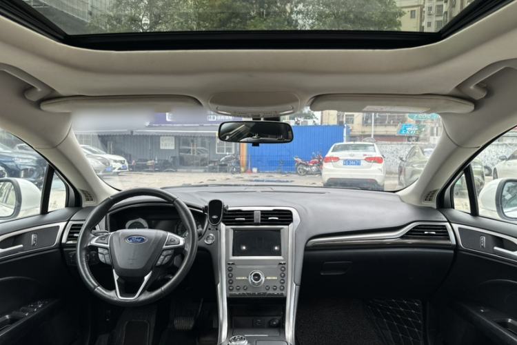 Used Ford Mondeo 2018 EcoBoost 180 Smart Control Fashion Model China VI Standard Interior 2