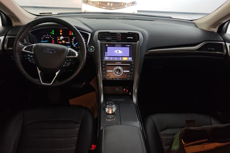 Used Ford Mondeo 2018 EcoBoost 180 Smart Control Fashion Model China VI Standard Interior 2