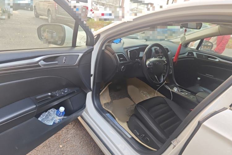 Used Ford Mondeo 2018 EcoBoost 200 Smart Control Luxury Model China VI Standard Interior 3