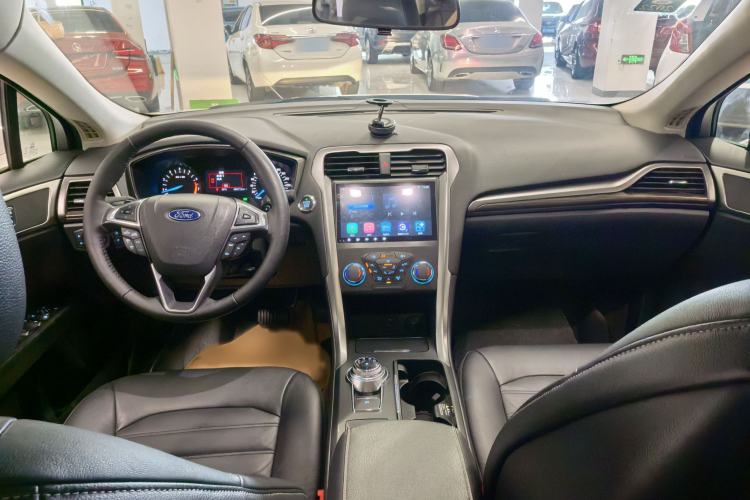 Used Ford Mondeo 2018 EcoBoost 180 Fashion Edition Interior 3