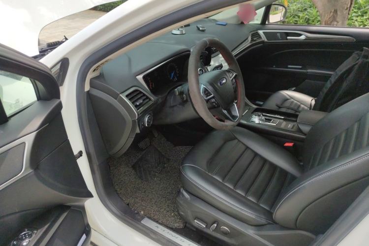 Used Ford Mondeo 2018 EcoBoost 180 Smart Control Fashion Model China V Standard Interior 3