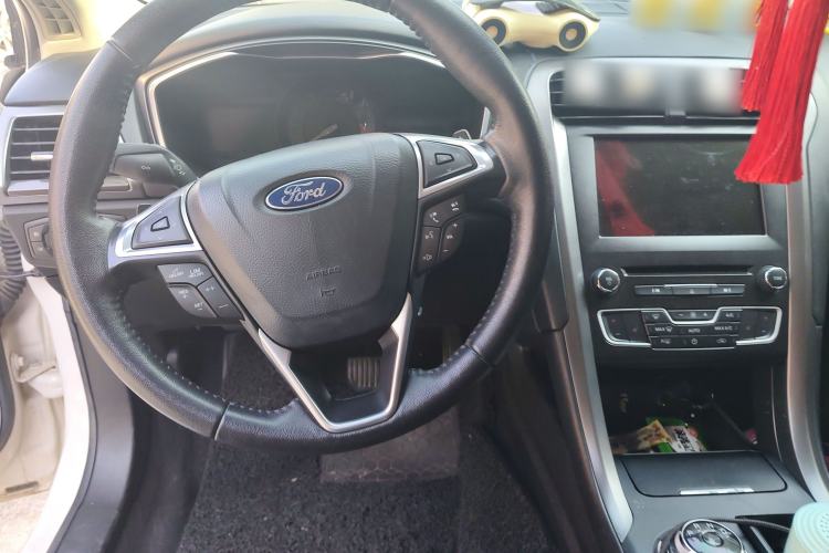 Used Ford Mondeo 2018 EcoBoost 180 Luxury Model Interior 3