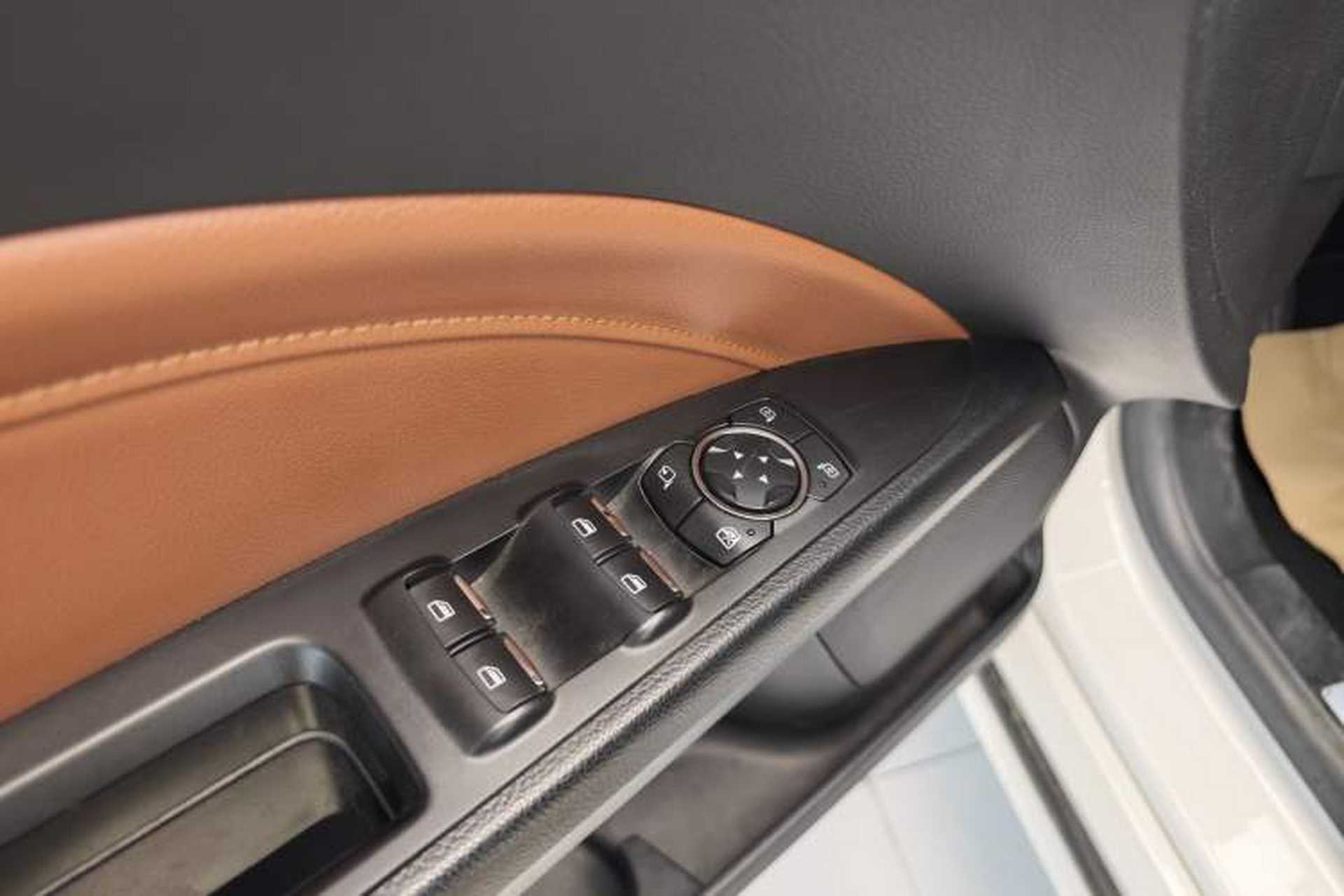 Used Ford Mondeo 2018 EcoBoost 180 Cognac Special Edition Interior 3