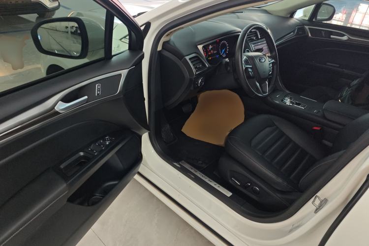 Used Ford Mondeo 2018 EcoBoost 180 Smart Control Fashion Model China VI Standard Interior 3