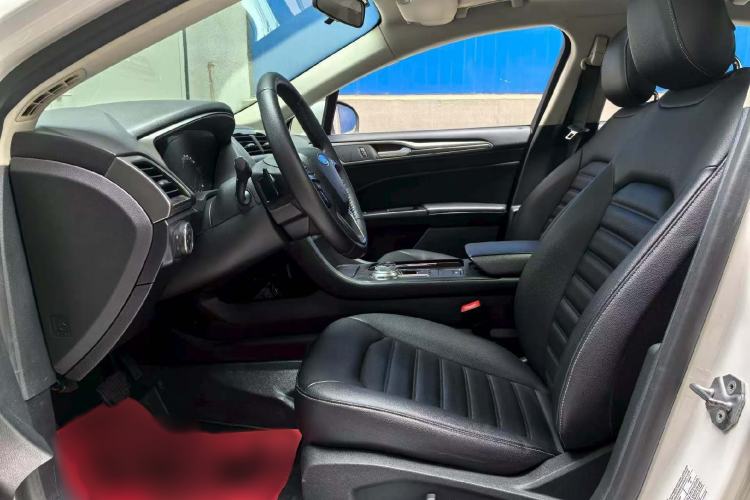 Used Ford Mondeo 2018 EcoBoost 180 Smart Control Fashion Model China V Standard Interior 3