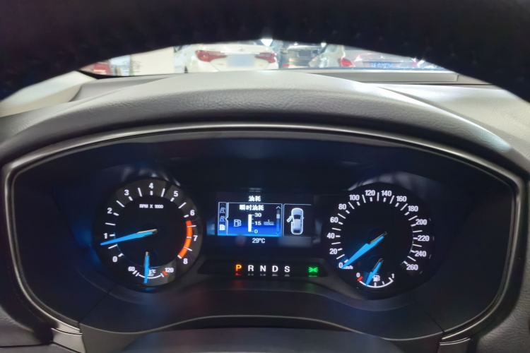 Used Ford Mondeo 2018 EcoBoost 180 Fashion Edition Interior 4