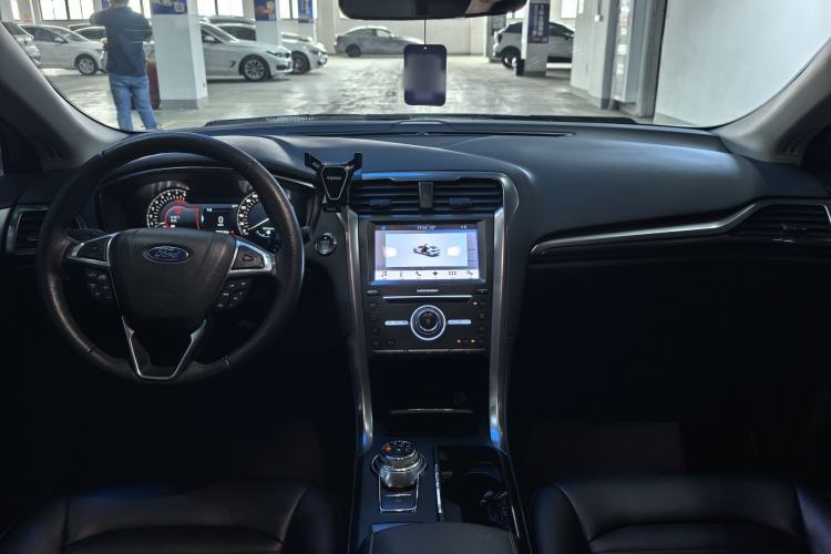 Used Ford Mondeo 2018 EcoBoost 180 Smart Control Fashion Model China V Standard Interior 4