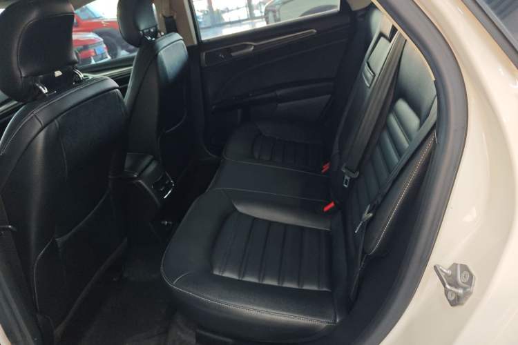 Used Ford Mondeo 2018 EcoBoost 180 Smart Control Fashion Model China VI Standard Interior 4