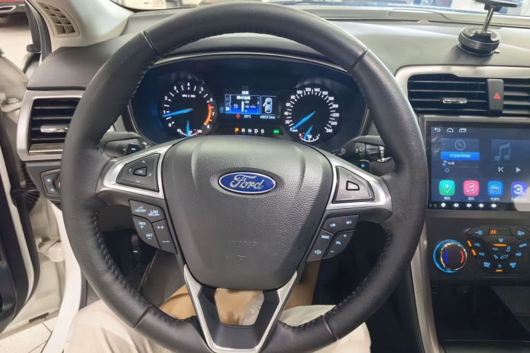 Used Ford Mondeo 2018 EcoBoost 180 Fashion Edition Interior 5
