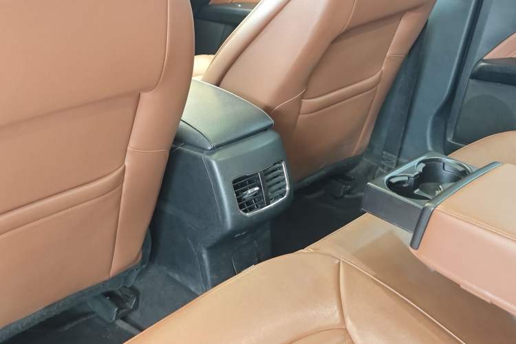 Used Ford Mondeo 2018 EcoBoost 180 Cognac Special Edition Interior 5