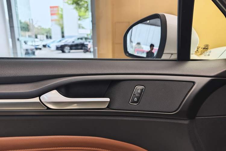 Used Ford Mondeo 2018 EcoBoost 180 Cognac Special Edition Interior 6
