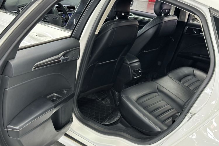 Used Ford Mondeo 2018 EcoBoost 200 Smart Control Fashion Model China V Standard Interior 7