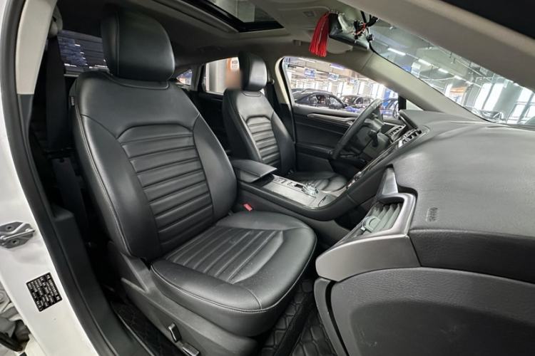 Used Ford Mondeo 2018 EcoBoost 200 Smart Control Fashion Model China V Standard Interior 8