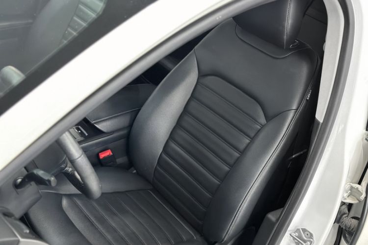 Used Ford Mondeo 2018 EcoBoost 200 Smart Control Fashion Model China V Standard Interior 9