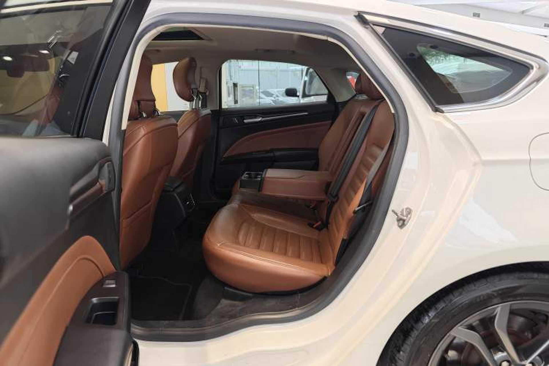 Used Ford Mondeo 2018 EcoBoost 180 Cognac Special Edition Interior 9