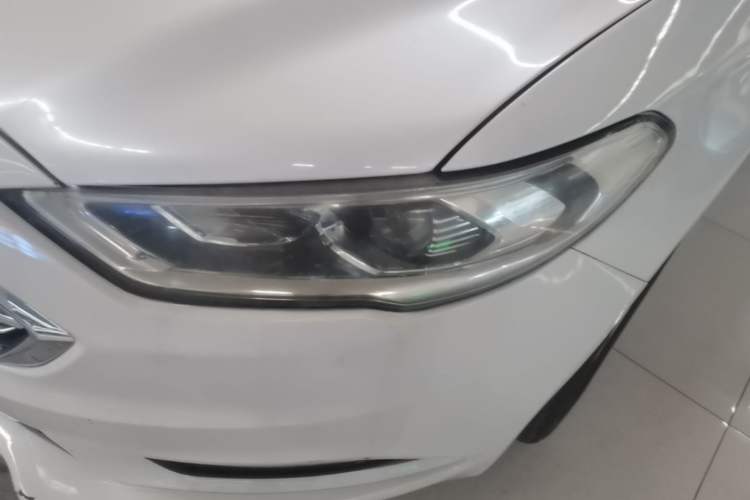 Used Ford Mondeo 2018 EcoBoost 180 Fashion Edition Left Front Headlight