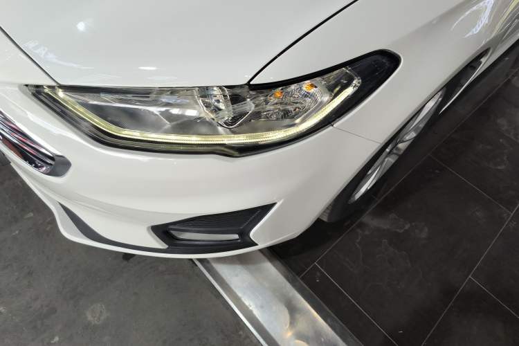 Used Ford Mondeo 2018 EcoBoost 180 Smart Control Fashion Model China V Standard Left Front Headlight