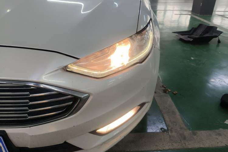 Used Ford Mondeo 2018 EcoBoost 180 Fashion Edition Left Front Headlight