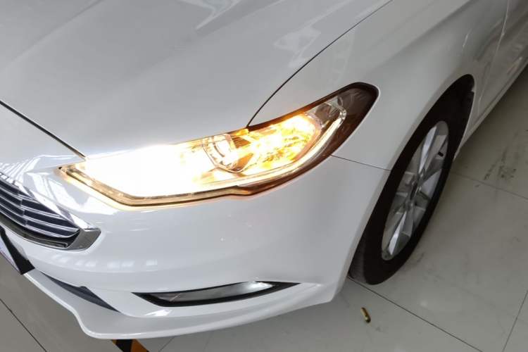 Used Ford Mondeo 2018 EcoBoost 180 Fashion Edition Left Front Headlight