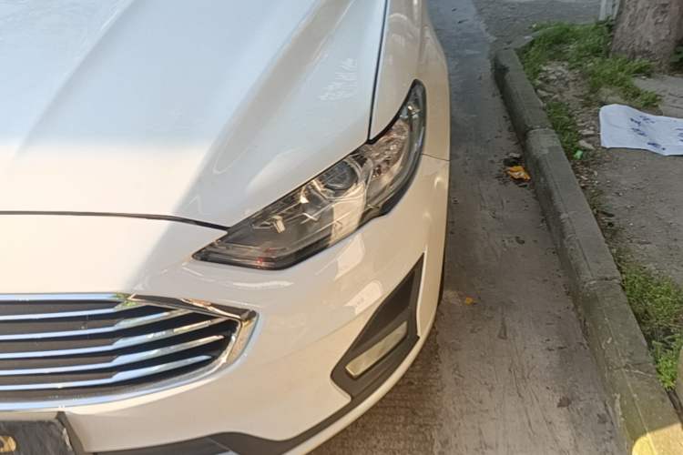 Used Ford Mondeo 2018 EcoBoost 180 Fashion Edition Left Front Headlight