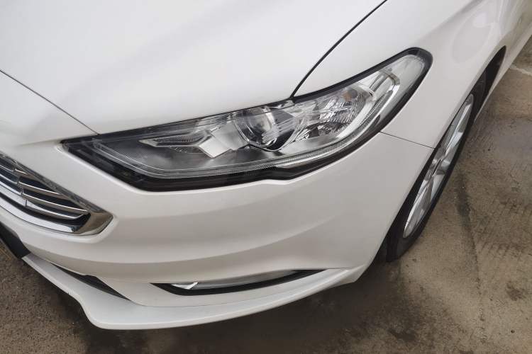 Used Ford Mondeo 2018 EcoBoost 180 Fashion Edition Left Front Headlight