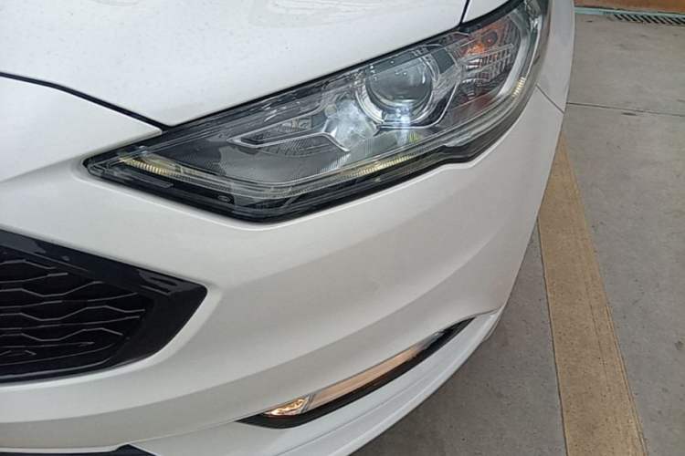 Used Ford Mondeo 2018 EcoBoost 180 Fashion Edition Left Front Headlight