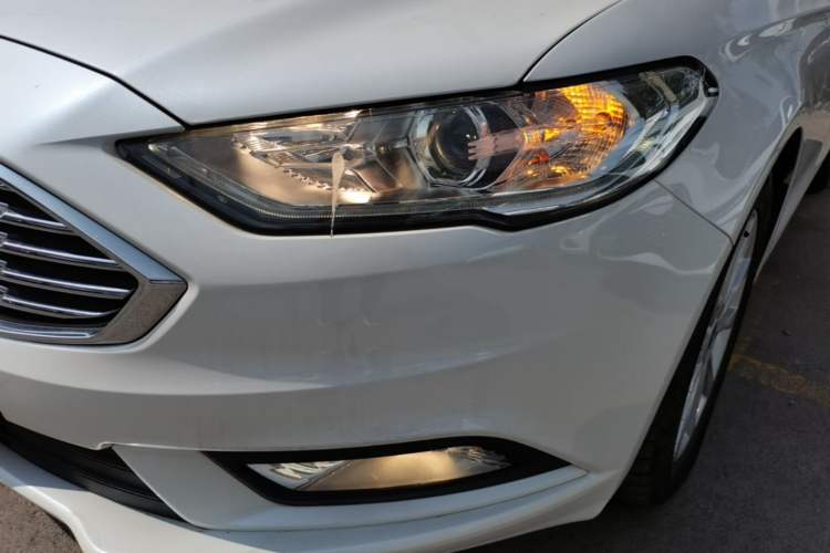 Used Ford Mondeo 2018 EcoBoost 180 Fashion Edition Left Front Headlight