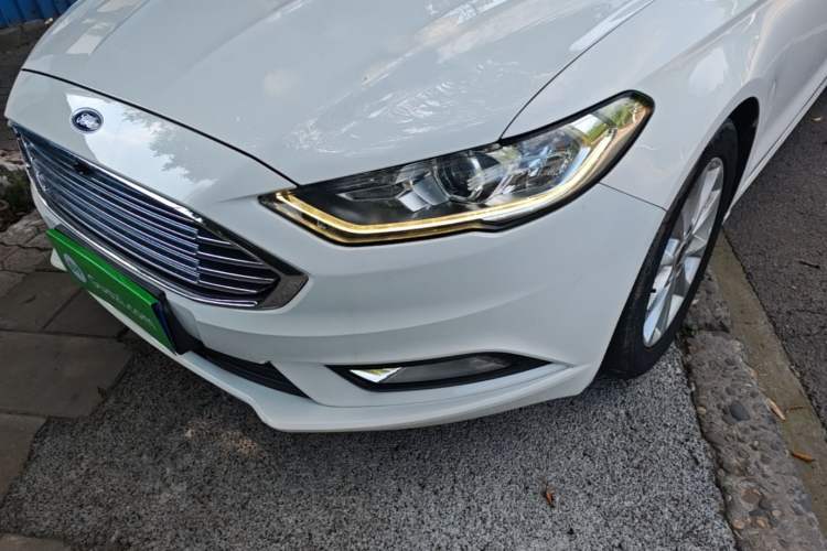 Used Ford Mondeo 2018 EcoBoost 180 Fashion Edition Left Front Headlight