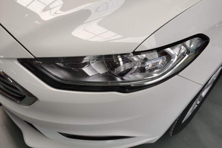 Used Ford Mondeo 2018 EcoBoost 200 Stylish Model Left Front Headlight