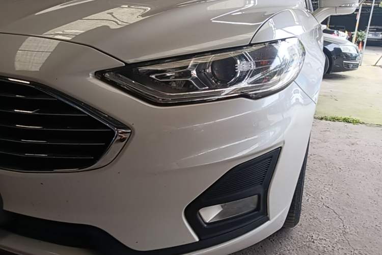 Used Ford Mondeo 2018 EcoBoost 180 Smart Control Fashion Model China V Standard Left Front Headlight