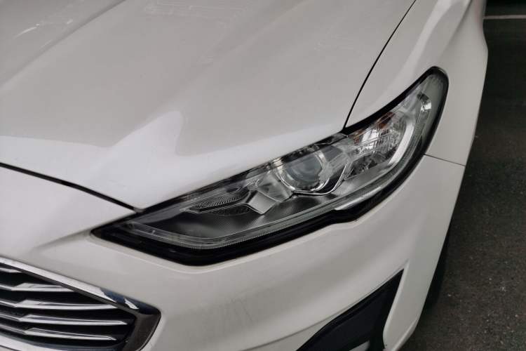 Used Ford Mondeo 2018 EcoBoost 180 Fashion Edition Left Front Headlight