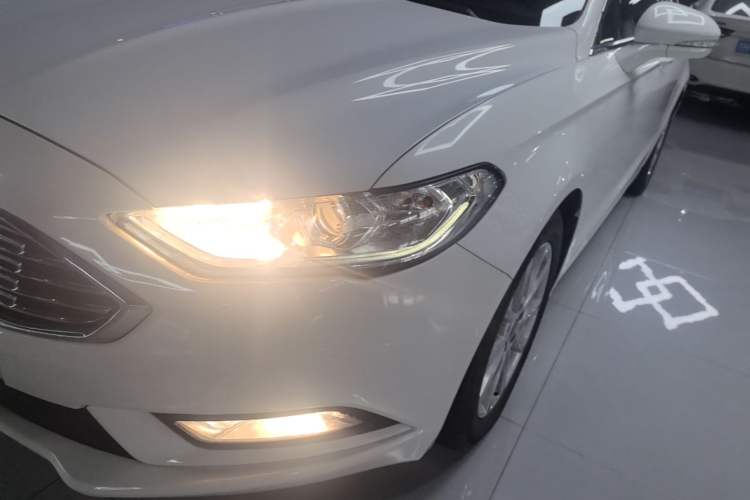 Used Ford Mondeo 2018 EcoBoost 200 Stylish Model Left Front Headlight