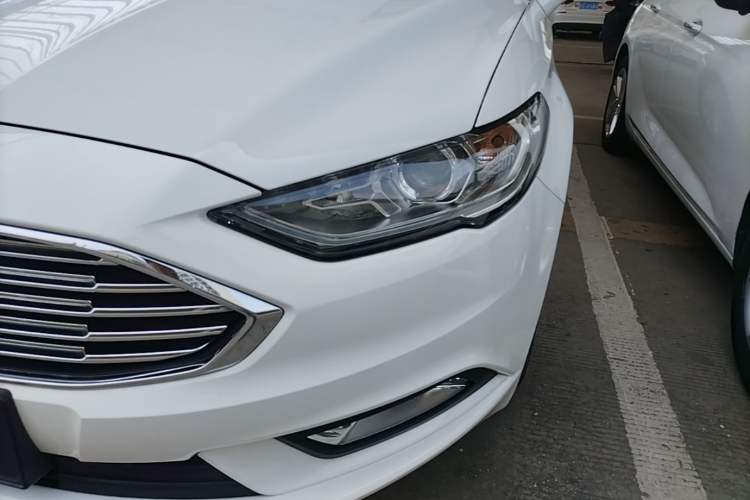 Used Ford Mondeo 2018 EcoBoost 180 Fashion Edition Left Front Headlight
