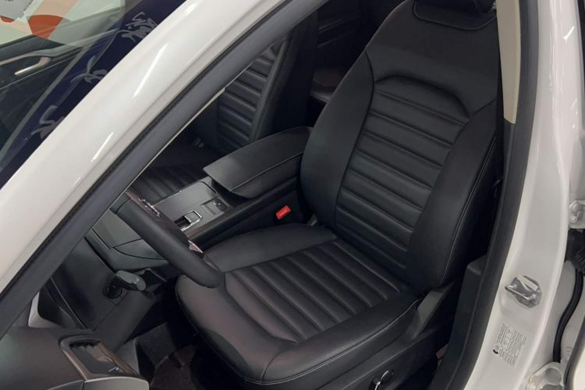 Used Ford Mondeo 2018 EcoBoost 180 Smart Control Fashion Model China VI Standard Left Front Seat