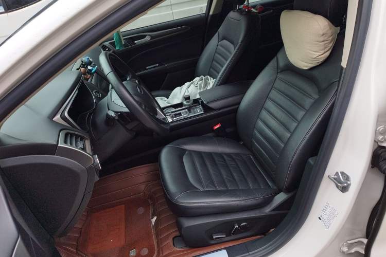 Used Ford Mondeo 2018 EcoBoost 200 Luxury Model Left Front Seat