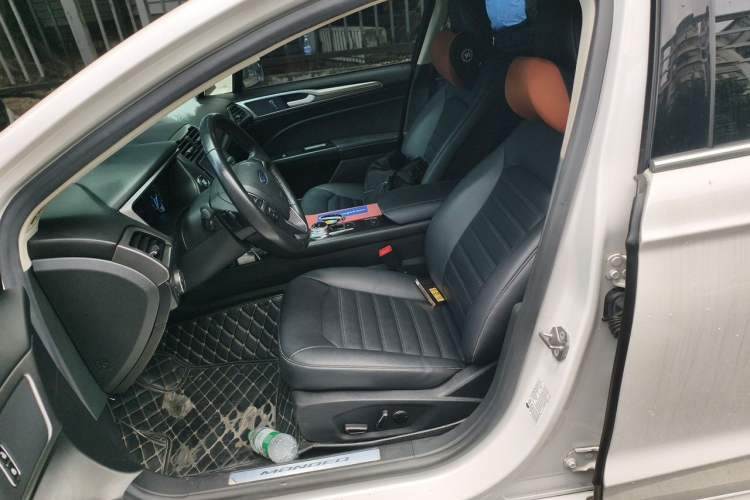 Used Ford Mondeo 2018 EcoBoost 180 Smart Control Fashion Model China VI Standard Left Front Seat