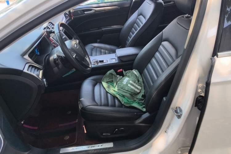 Used Ford Mondeo 2018 EcoBoost 180 Smart Control Fashion Model China VI Standard Left Front Seat