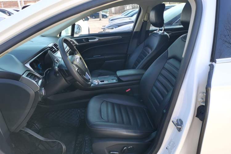 Used Ford Mondeo 2018 EcoBoost 180 Fashion Edition Left Front Seat