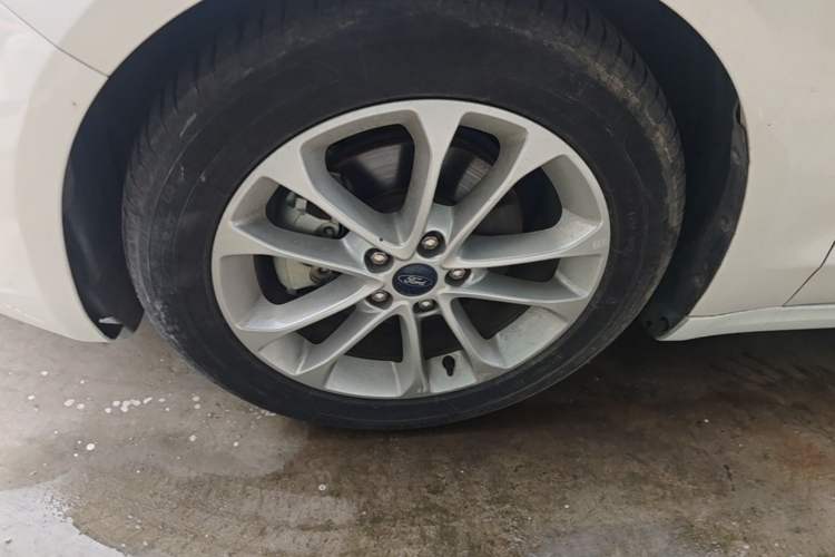 Used Ford Mondeo 2018 EcoBoost 180 Smart Control Fashion Model China VI Standard Left Front Wheel Hub