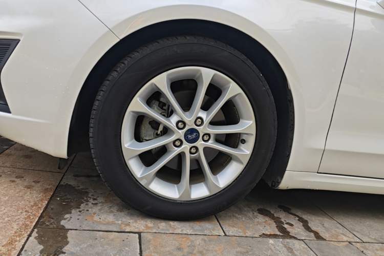 Used Ford Mondeo 2018 EcoBoost 180 Smart Control Fashion Model China VI Standard Left Front Wheel Hub
