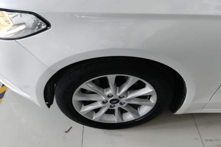 Used Ford Mondeo 2018 EcoBoost 180 Fashion Edition Left Front Wheel Hub