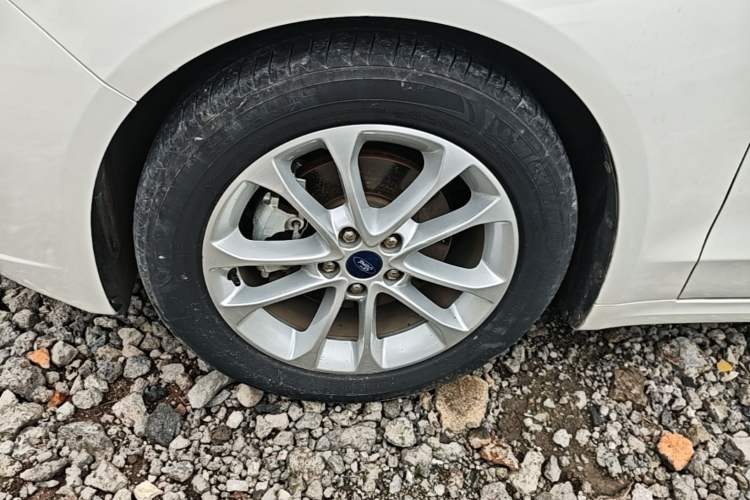 Used Ford Mondeo 2018 EcoBoost 180 Smart Control Fashion Model China VI Standard Left Front Wheel Hub