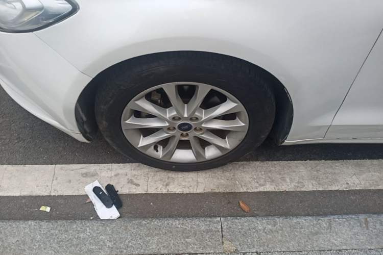 Used Ford Mondeo 2018 EcoBoost 180 Fashion Edition Left Front Wheel Hub