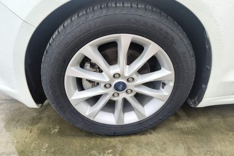Used Ford Mondeo 2018 EcoBoost 180 Fashion Edition Left Front Wheel Hub