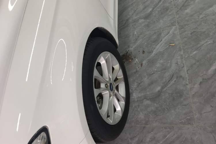 Used Ford Mondeo 2018 EcoBoost 200 Smart Control Fashion Model China VI Standard Left Front Wheel Hub