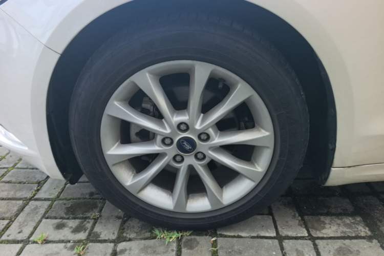 Used Ford Mondeo 2018 EcoBoost 180 Fashion Edition Left Front Wheel Hub