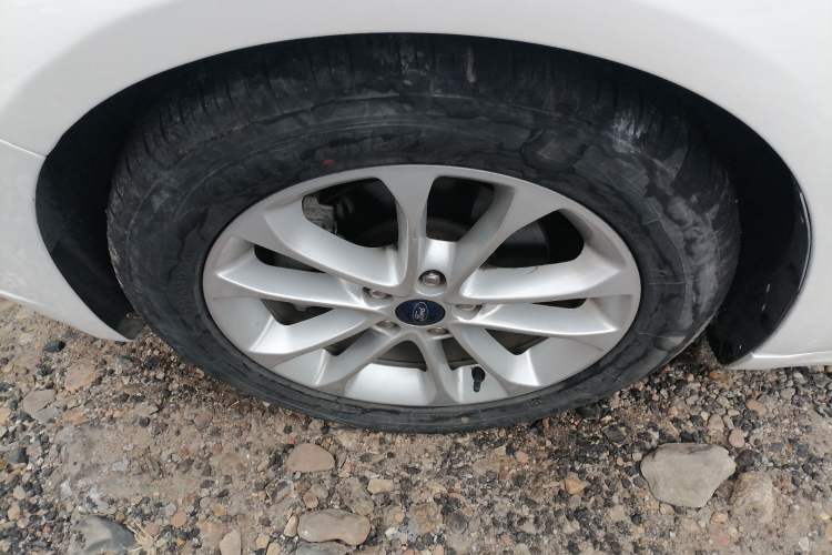 Used Ford Mondeo 2018 EcoBoost 180 Smart Control Fashion Model China V Standard Left Front Wheel Hub