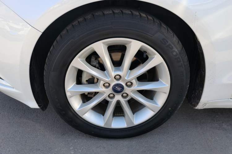 Used Ford Mondeo 2018 EcoBoost 180 Fashion Edition Left Front Wheel Hub